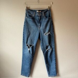 Levi’s High Waisted Distressed Medium Wash Mom Jean Size 27 Length 27